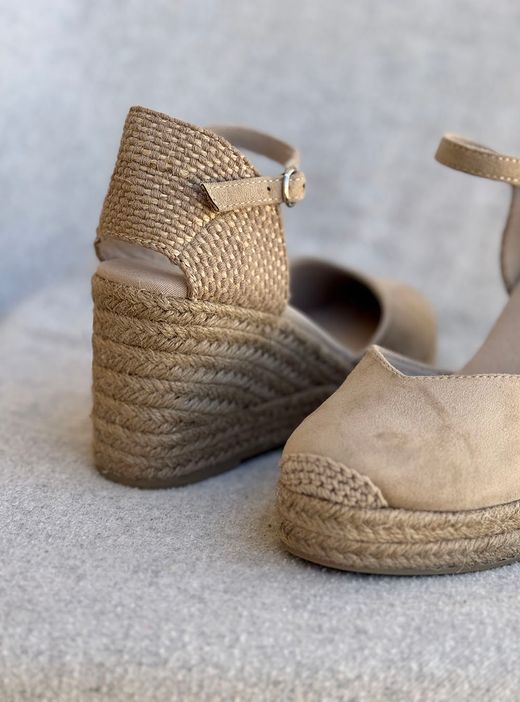 Alpargata de cuña beige