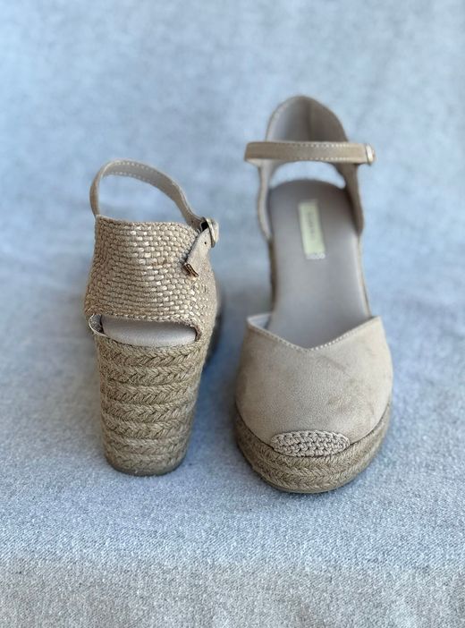 Alpargata de cuña beige