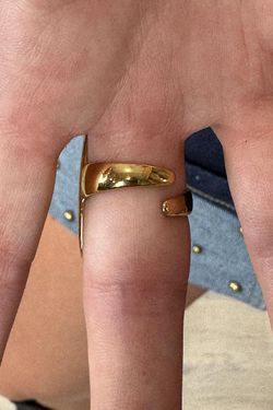 Anillo ovalado dorado