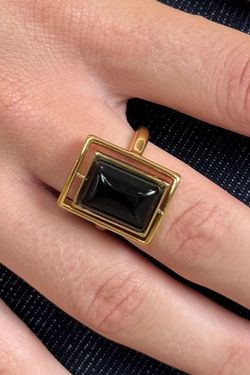 Anillo vintage dorado negro