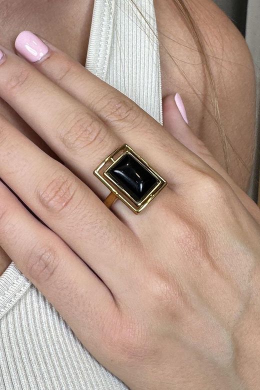 Anillo vintage dorado negro