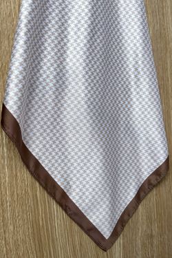 Bandana pata de gallo marrón-beige