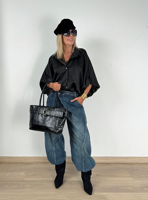 Blusa Abullonada de Raso Negra