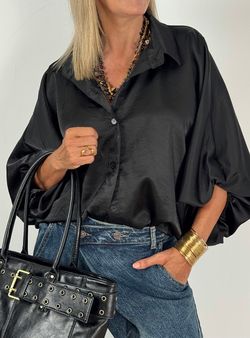 Blusa Abullonada de Raso Negra