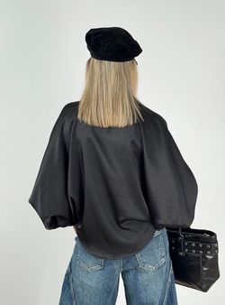 Blusa Abullonada de Raso Negra