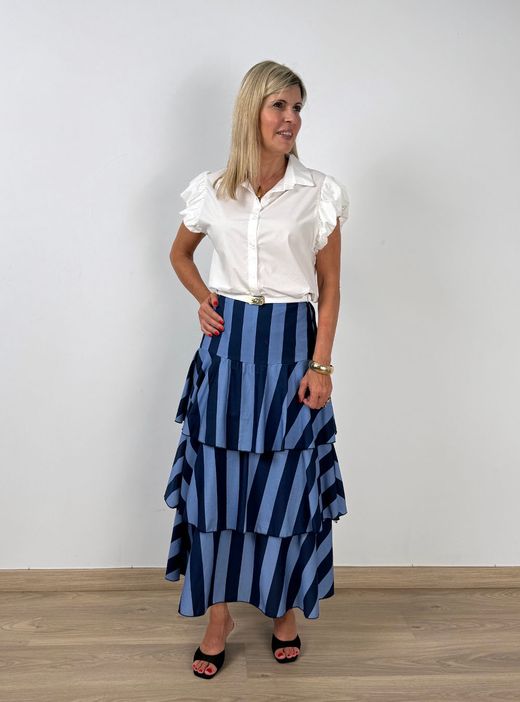 Blusa blanca con mangas abullonadas