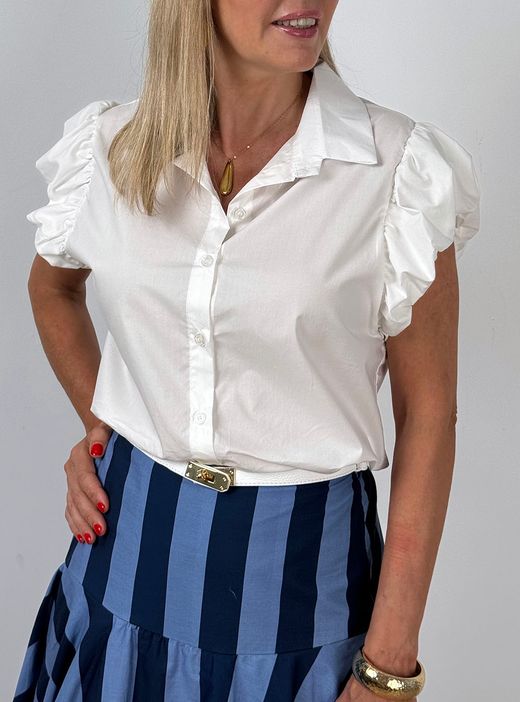 Blusa blanca con mangas abullonadas
