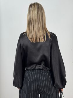 Blusa Satén Negra
