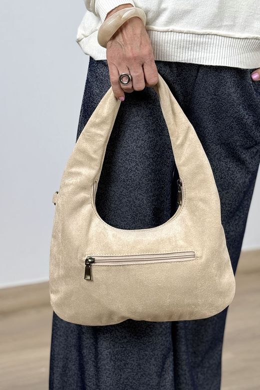 Bolso slouchy tachuelas beige