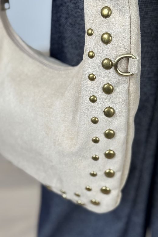 Bolso slouchy tachuelas beige