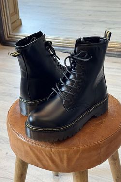 Bota militar negra