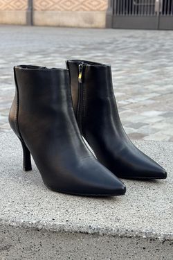 Botines tacón kitten negro