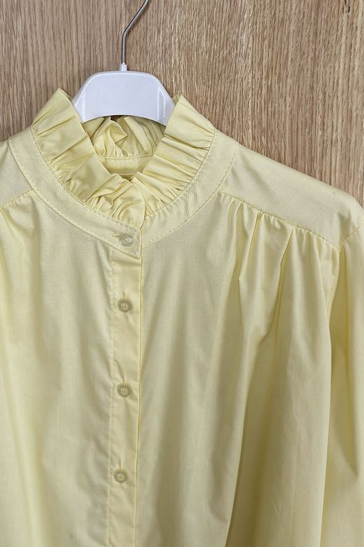Camisa cuello mao amarilla
