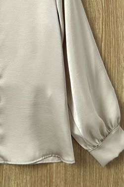 Camisa de raso beige