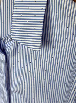 Camisa de rayas tachitas celeste-blanco