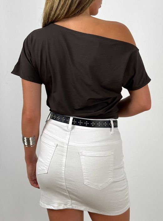 Camiseta asimétrica tachas marrón