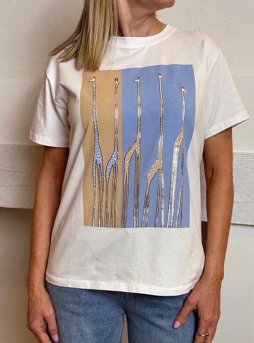 Camiseta jirafas blanco-beige-celeste