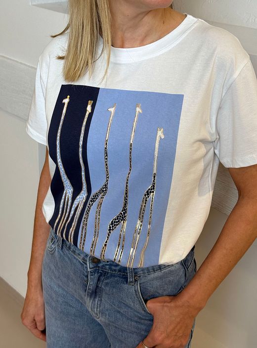 Camiseta jirafas blanco-marino-celeste