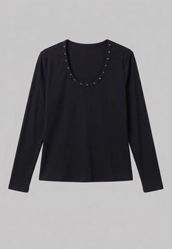 Camiseta manga larga tachuelas negra