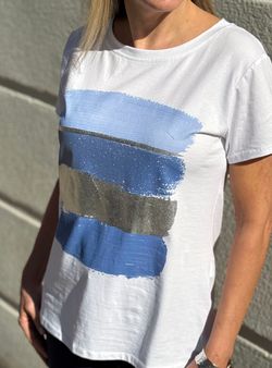 Camiseta pinceladas blanco-celeste