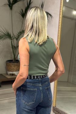 Camiseta sin mangas kaki