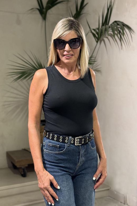 Camiseta sin mangas negra