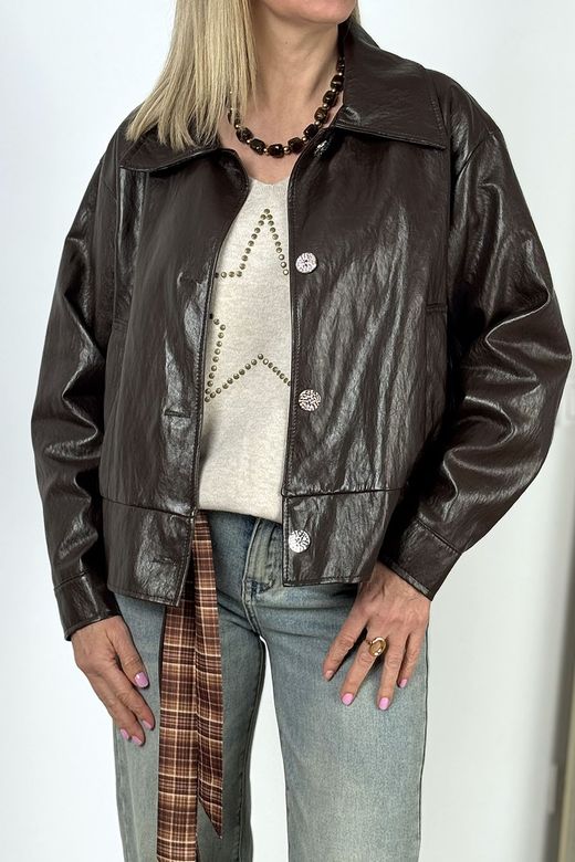 Cazadora efecto piel marrón