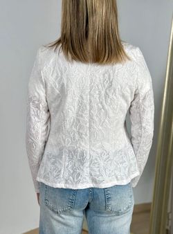 Chaqueta blonda blanca