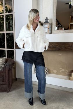 Chaqueta corta efecto pelo crudo