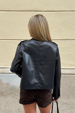 Chaqueta Napoleón cuero negra