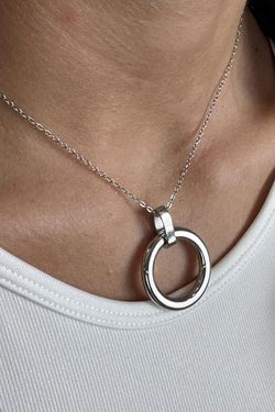 Collar anillo plateado