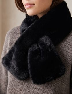 Cuello de mujer redondeado efecto pelo