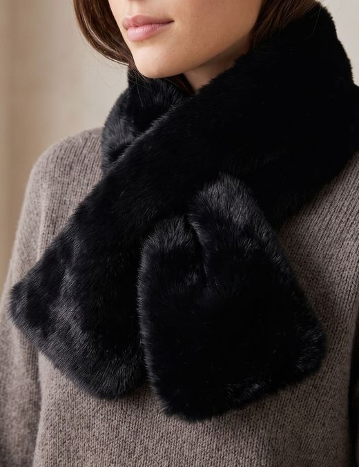 Cuello de mujer redondeado efecto pelo