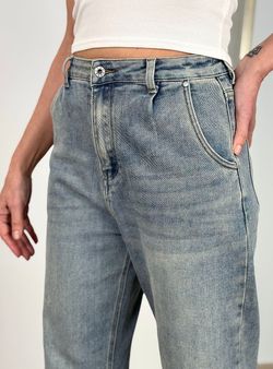 Jeans barrel azul delavado