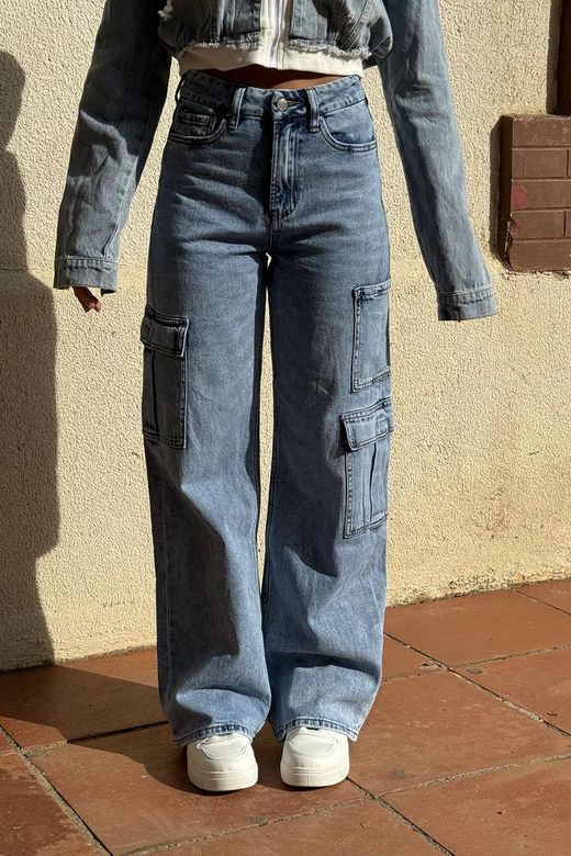 Jeans cargo wide leg azul delavado