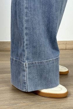 Jeans wide leg pinzas azul delavado