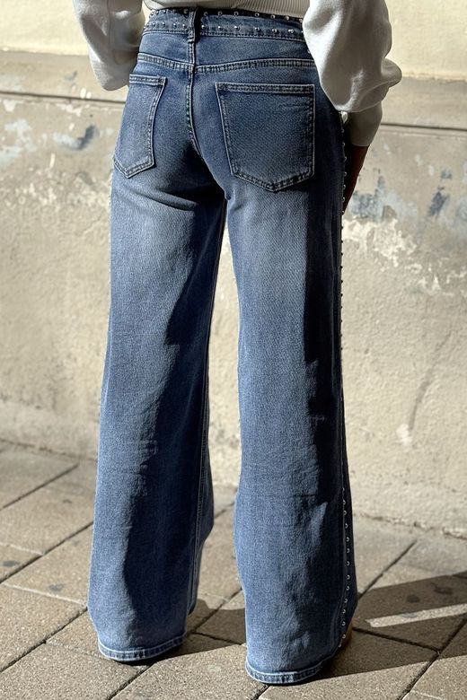 Jeans wide leg tachitas azul delavado