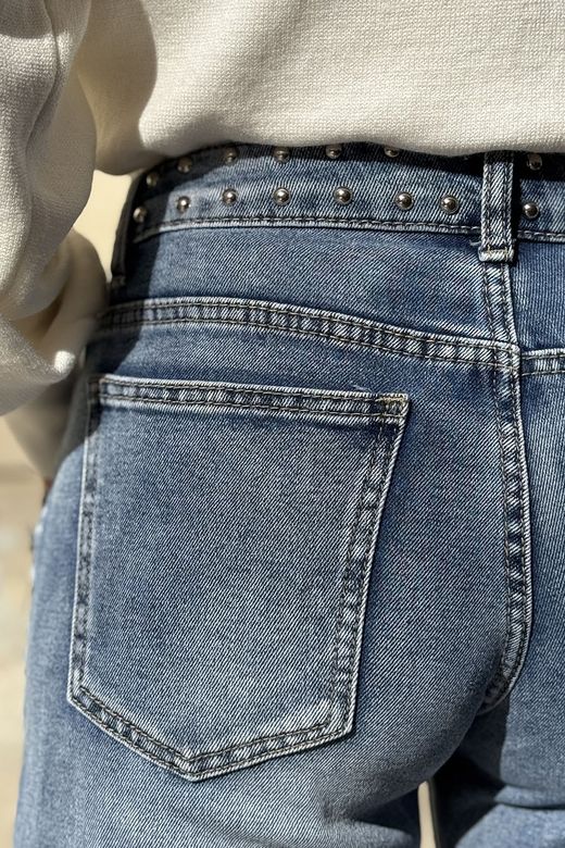 Jeans wide leg tachitas azul delavado