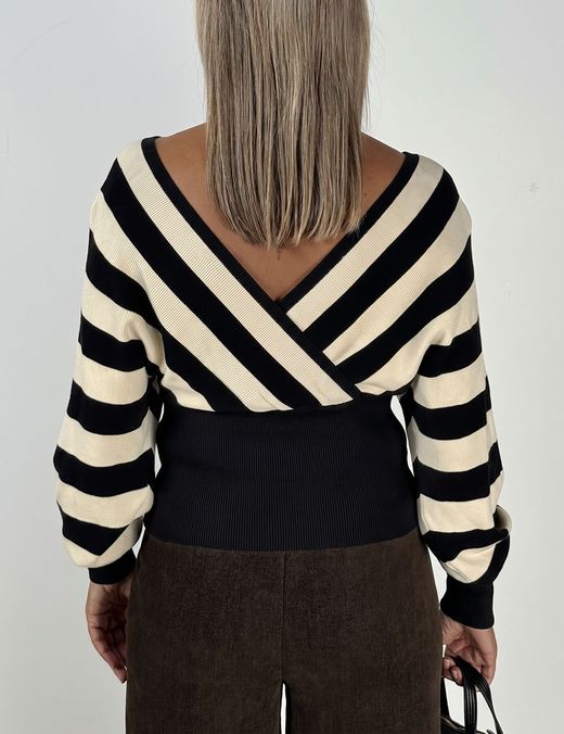 Jersey Cruzado Rayas Diagonales Negro-Crudo