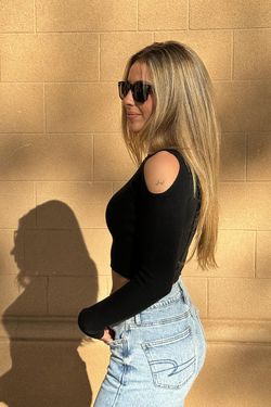 Jersey hombros descubiertos negro