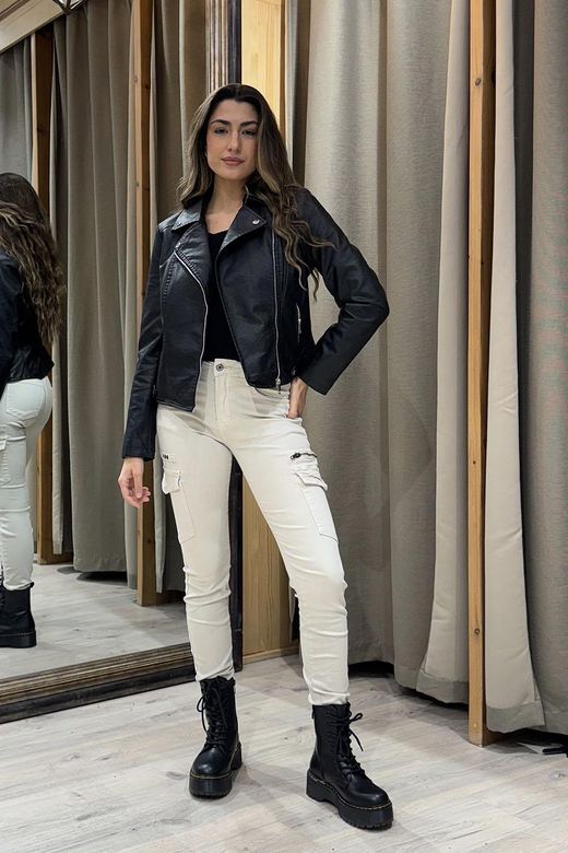 Pantalón cargo elástico beige claro