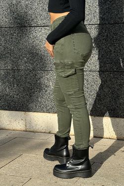 Pantalón cargo elástico kaki