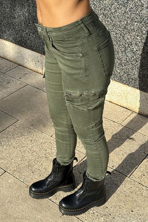 Pantalón cargo elástico kaki