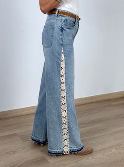 Pantalones vaqueros con encaje