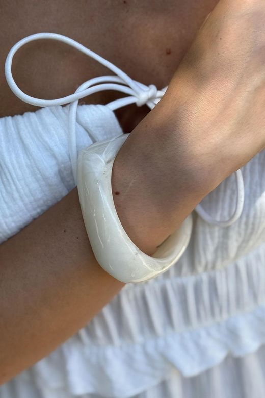 Pulsera de resina marfil