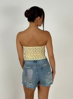 Top Bandeau Asimétrico amarillo