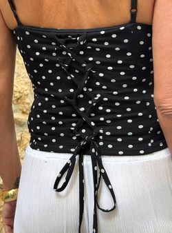 Top tirantes lunares negro