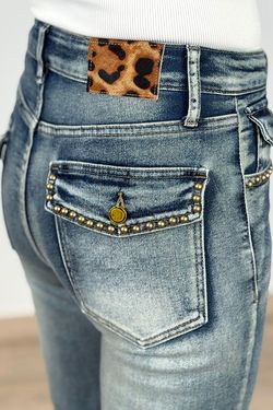 Vaqueros campana solapas azul delavado