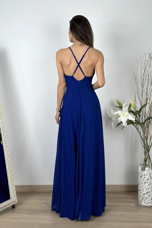 Vestido con pedrería azulón