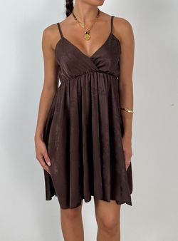 Vestido corto Diana marrón